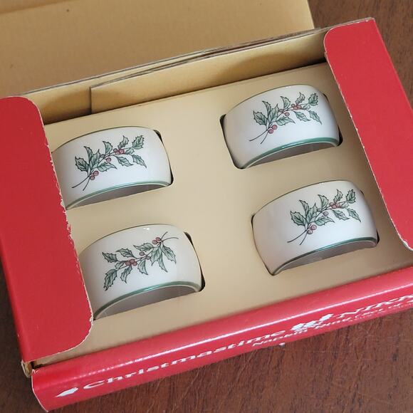 Nikko Happy Holidays Christmastime Napkin Rings Set Of 4, Made In Japan Vintage - Picture 1 of 9